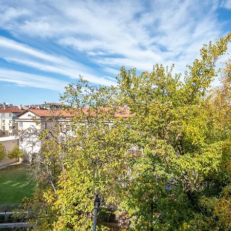 Bright & Spacious Downtown Apt. * Sofia