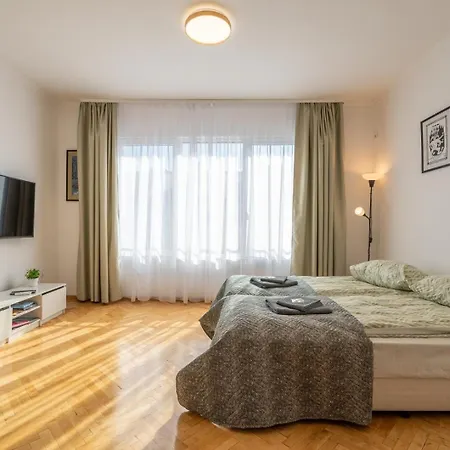 Bright & Spacious Downtown Apt. * Sofia