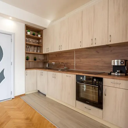 Apartment Bright & Spacious Downtown Apt. Sofia