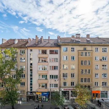 Bright & Spacious Downtown Apt. * Sofia