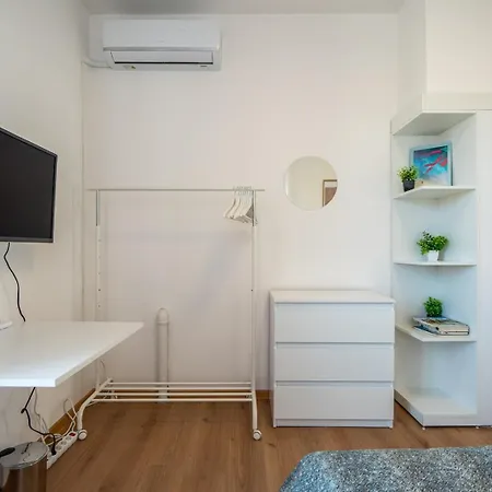 Bright & Spacious Downtown Apt.
