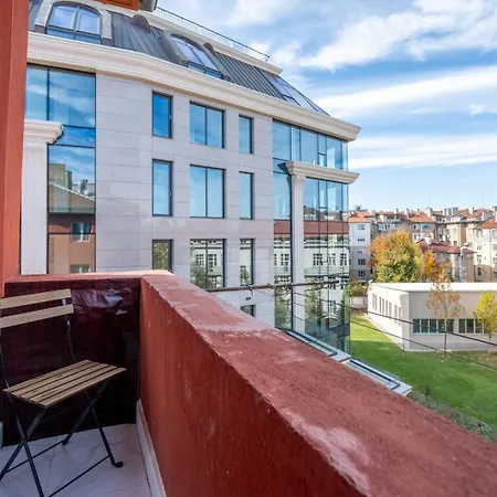 Bright & Spacious Downtown Apt. * Sofia